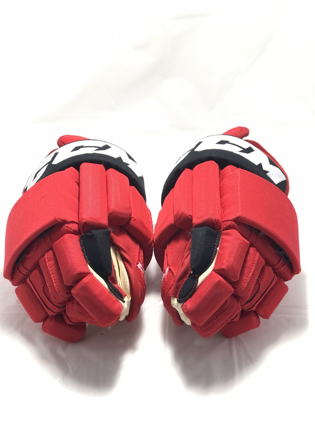 CCM MHGSTJC.PZ T Carolina Hurricanes  14" Hockey Gloves - Erik Haula