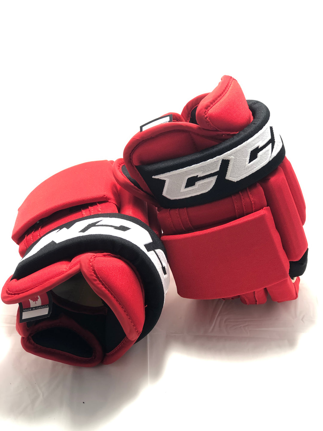 CCM MHGSTJC.PZ T Carolina Hurricanes  14" Hockey Gloves - Erik Haula