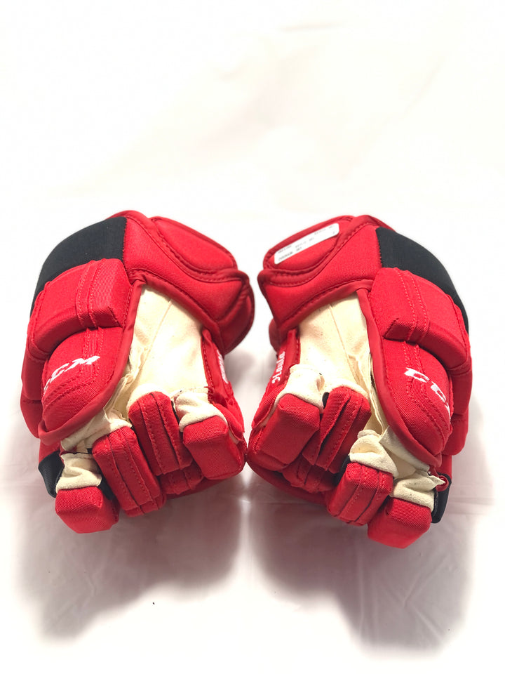 CCM MHGSTJC.PZ T Carolina Hurricanes  14" Hockey Gloves - Erik Haula